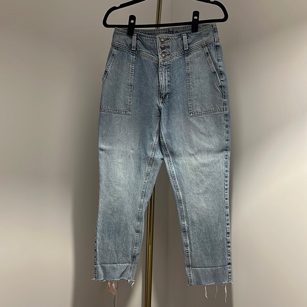 Abercrombie & Fitch Mom Jeans